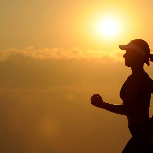 koşu-egzersiz-spor-sabah sporu-sabah egzersizi-ev sporu-ev egzersizi-kilo verme-kilo verme egzersizi